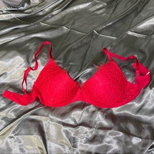 NWOT 32D Victoria’s Secret Wicked Scoop Push-up Bra